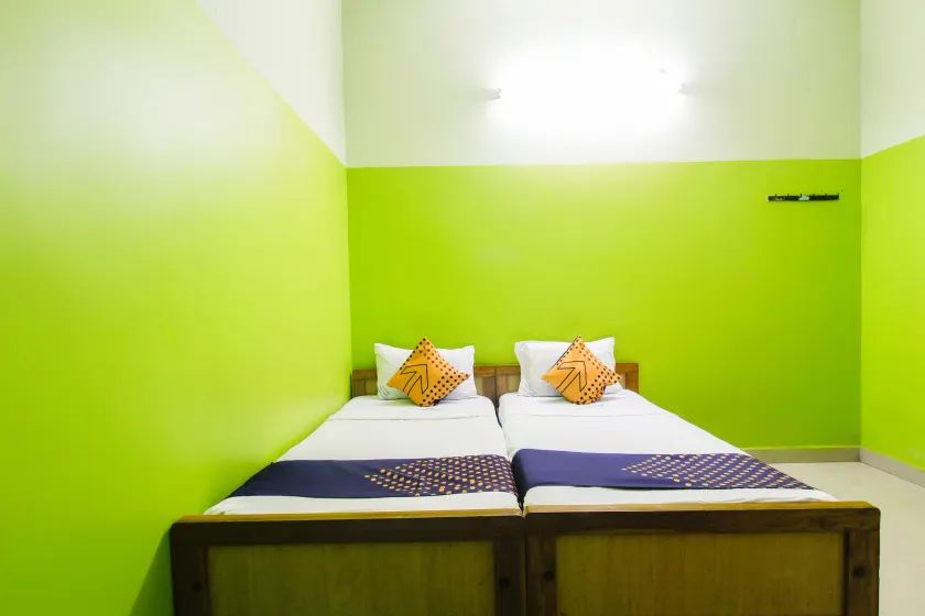 SPOT ON 60738 Senaithalaivar Residency - Image 1