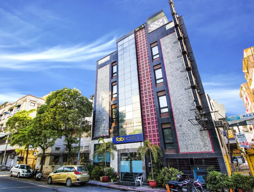 Hotel Suncourt Corporate - Image 1