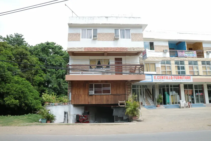 Centillo Travellers Inn - Image 1