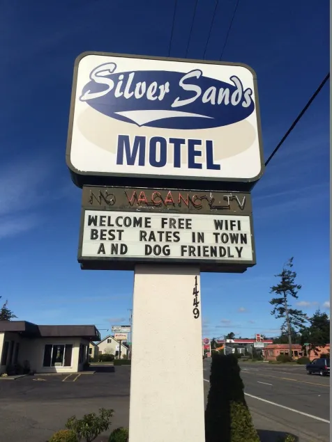 Silver Sands Motel - Image 1