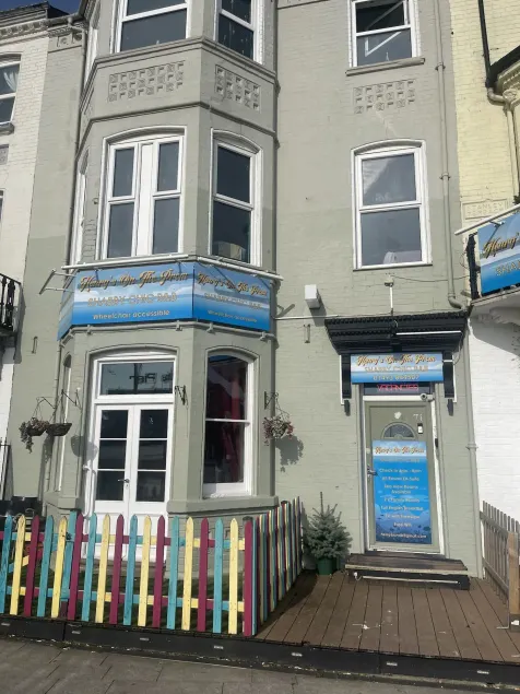 Henrys on the Prom - Image 1