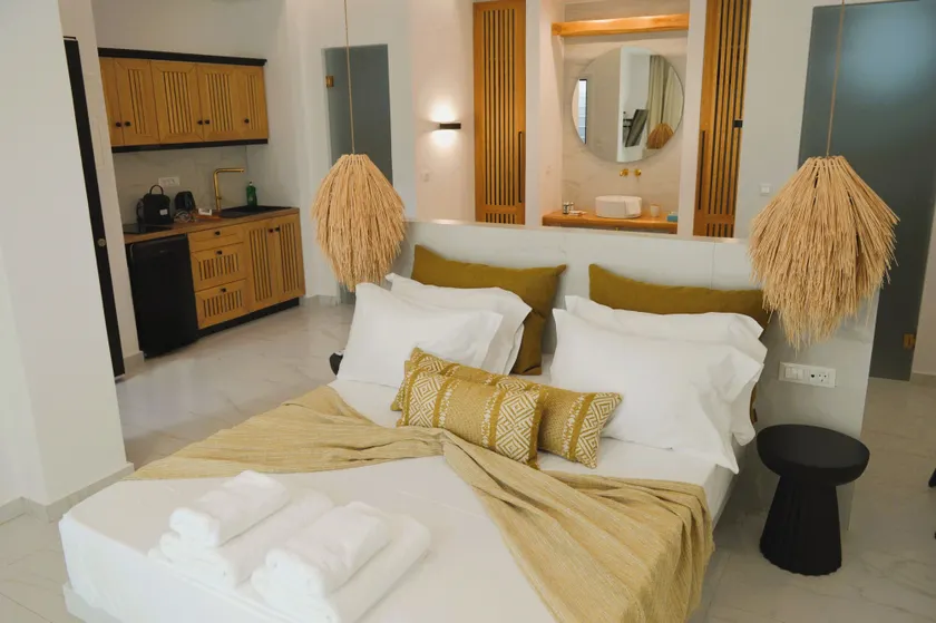 V Luxury Apartments Naxos - Image 1