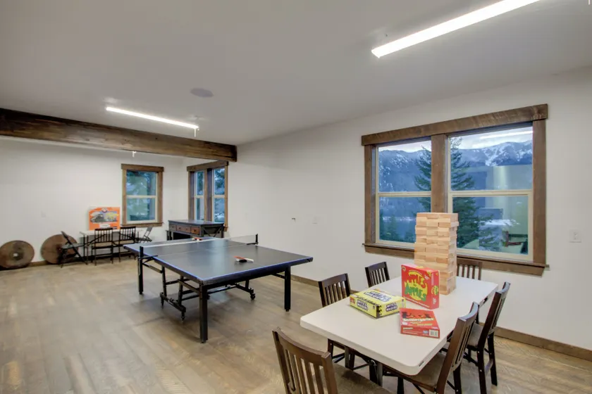 Dazzling Cle Elum Home; mountain views - Innvendig