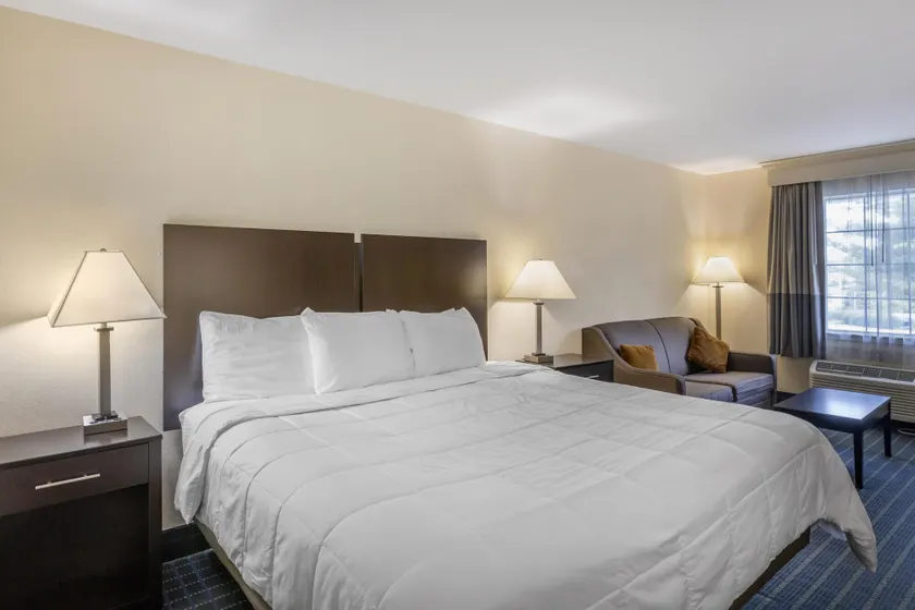 Best Western Parkside Inn - Image 1