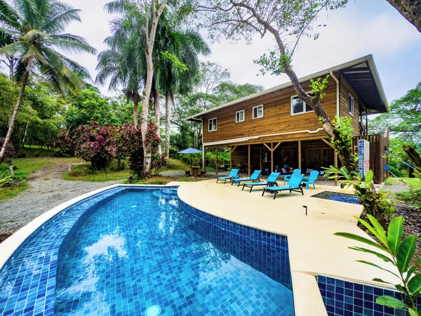 Toucan Hill Lodge - Image 1