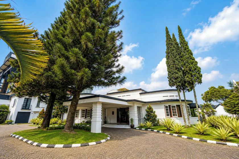 Townhouse Oak Casa D'Ladera Bandung - Image 1