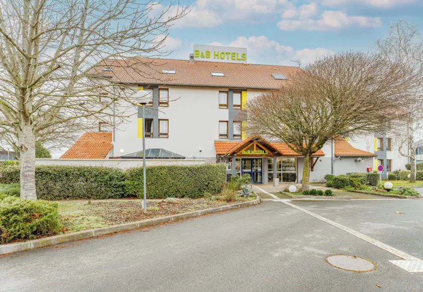 B&B HOTEL Poitiers 3 Futuroscope - Image 1