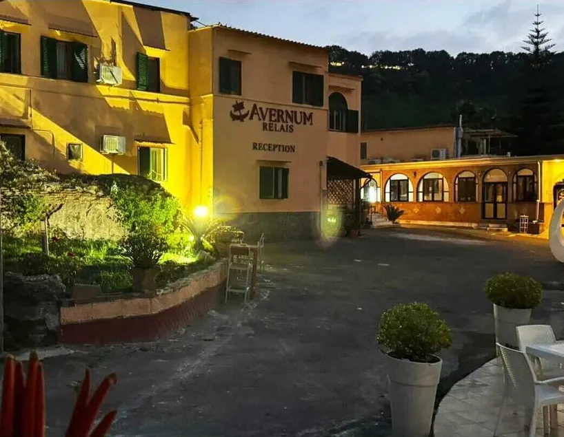 Avernum Relais Hotel e Ristorante - Image 1