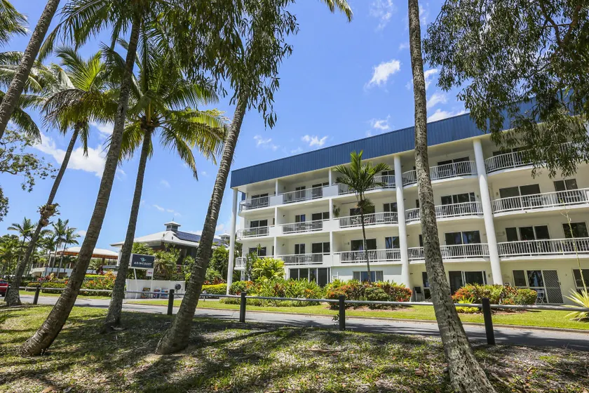 Agincourt Beachfront Apartments - Image 1