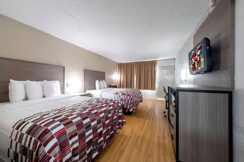Red Roof Inn Charlottesville - Image 1