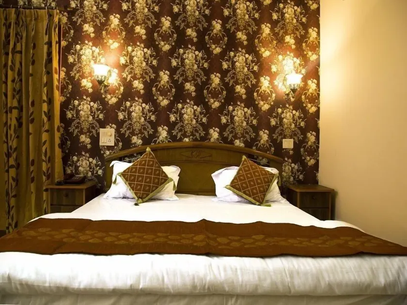 Skyview Stays I Party Lawns I Adjacent The Good Club I 1km Sukhna lake,Rock Garden & High Court I - Image 1
