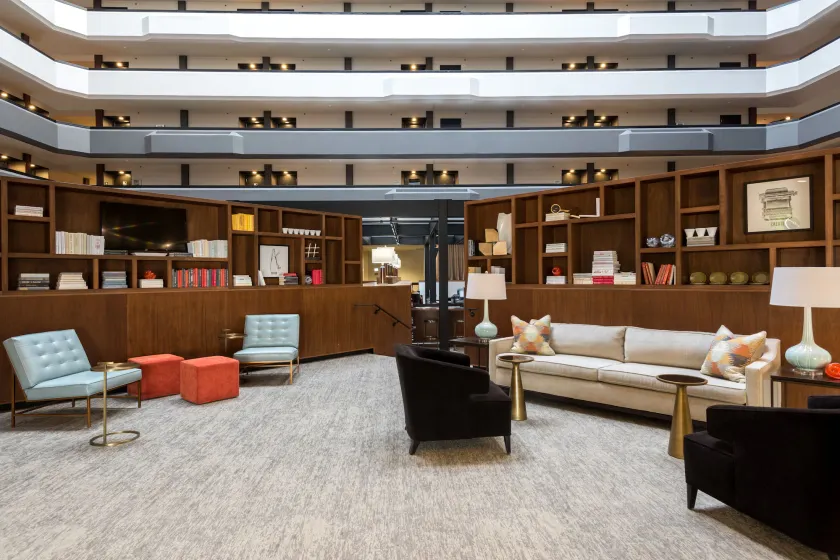 Wyndham Fort Smith City Center - Sitzecke in der Lobby