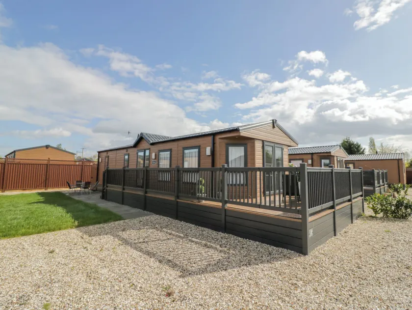 Long Acres Lodge - Image 1