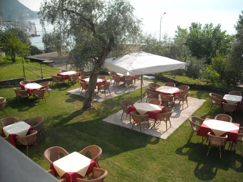 Albergo Navene - Image 1