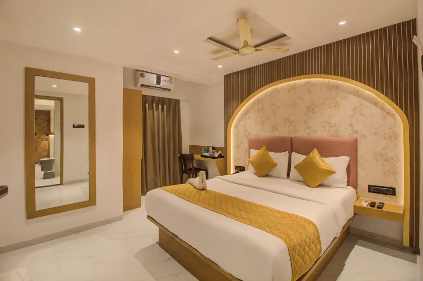 Hotel Malad Inn opposite Malad Railway Station - Image 1