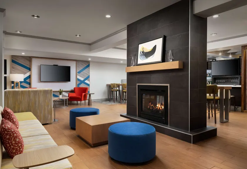Hilton Garden Inn Boston-Burlington - Image 1
