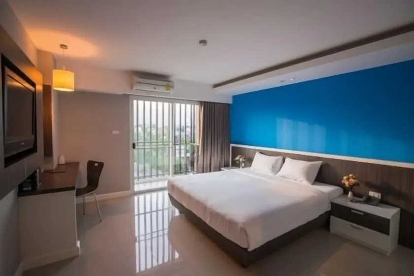 Napatra Hotel - Image 1