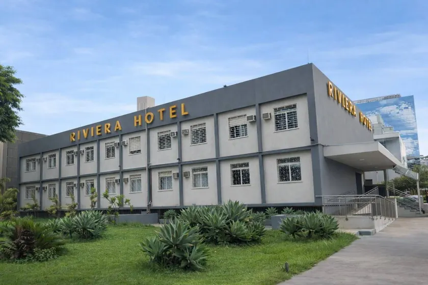 Riviera Hotel by Bsb Inn - Image 1