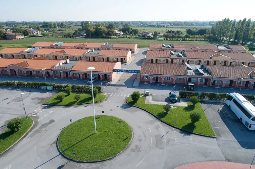 Autohotel Venezia - Image 1