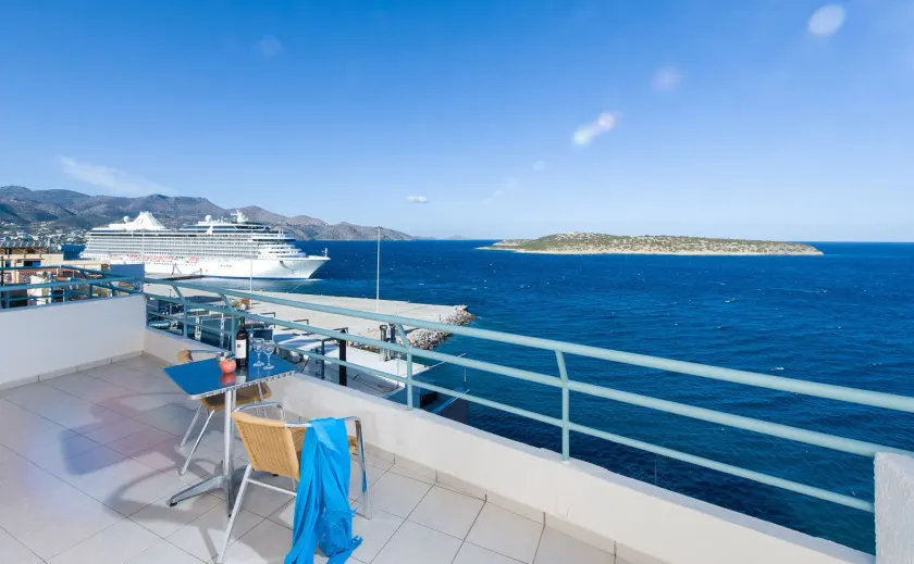 Creta Hotel - Image 1