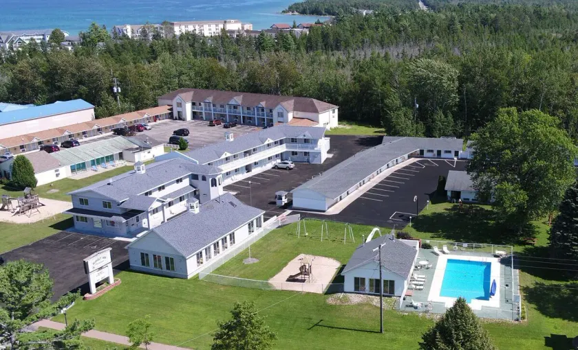 Mackinaw Budget Inn - Image 1
