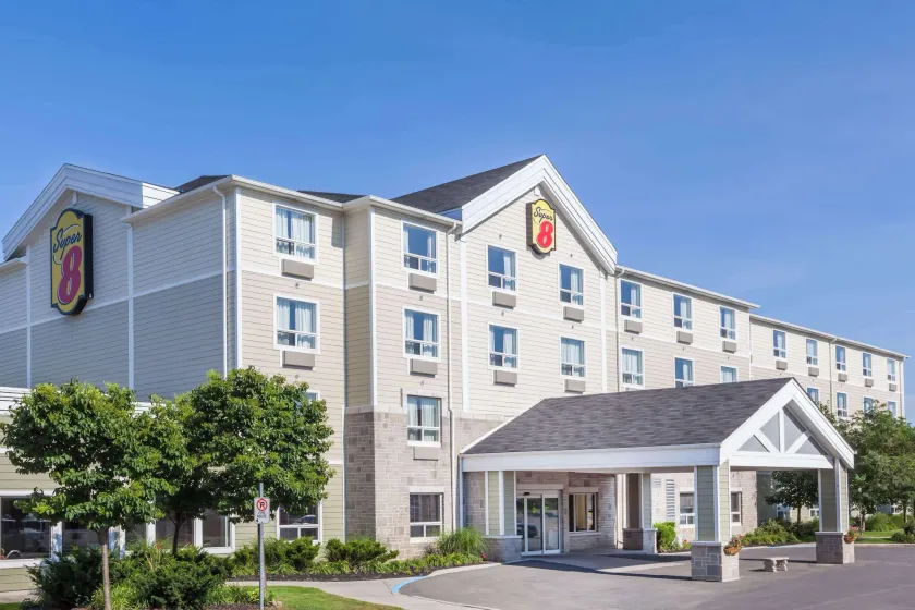 Super 8 by Wyndham Peterborough - Image 1