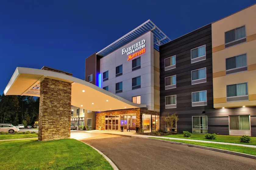 Fairfield Inn & Suites by Marriott Plattsburgh - Image 1