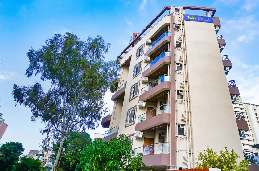FabHotel Falcon Executive - Pan card club road - Image 1