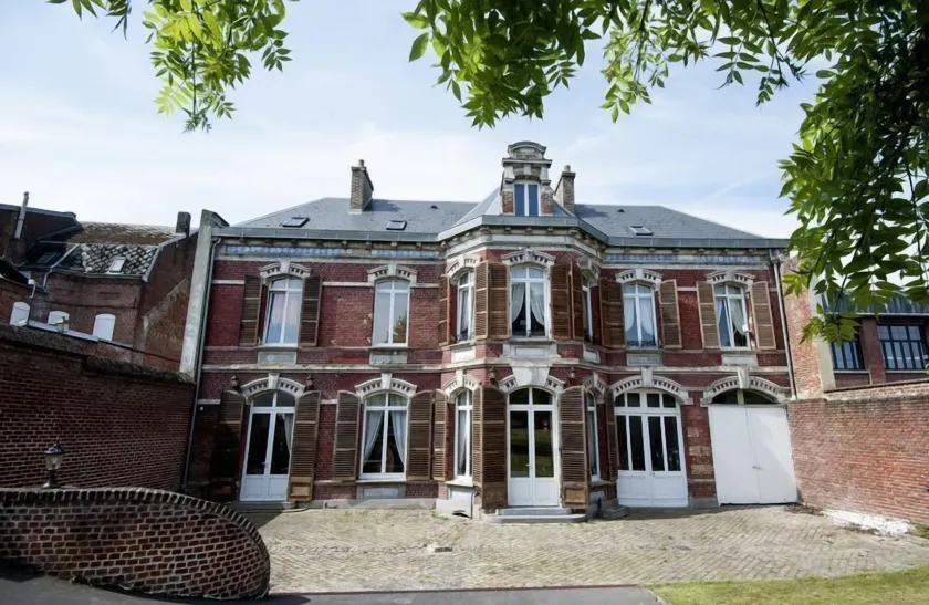 Le Carré des Arts - Image 1