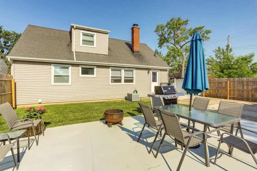 Dog-Friendly Port Clinton Home: Walk to Lake Erie! - Image 1