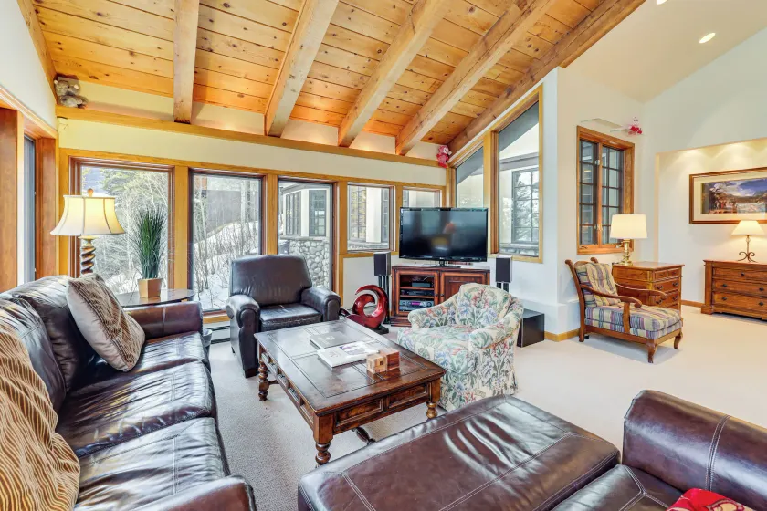 3 Mi to Vail Village: Ski Retreat w/ Hot Tub! - Image 1