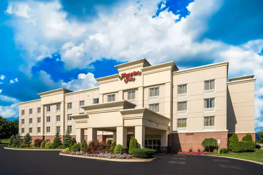 Hampton Inn Clifton Park - Image 1