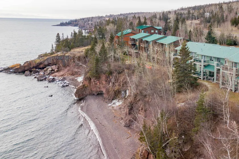 Ski, Hike, Bike, Relax: Tofte Townhome w/ Deck! - Image 1