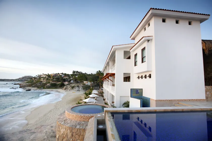 Cabo Surf Hotel - Image 1