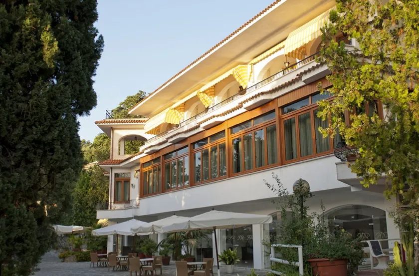 Hotel Paradiso - Image 1