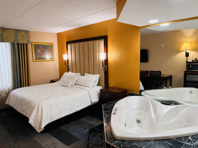 Hotel M Mount Pocono - Image 1