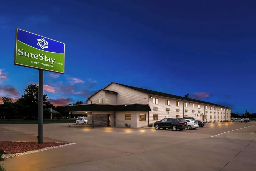 SureStay Hotel by Best Western Manchester - Image 1