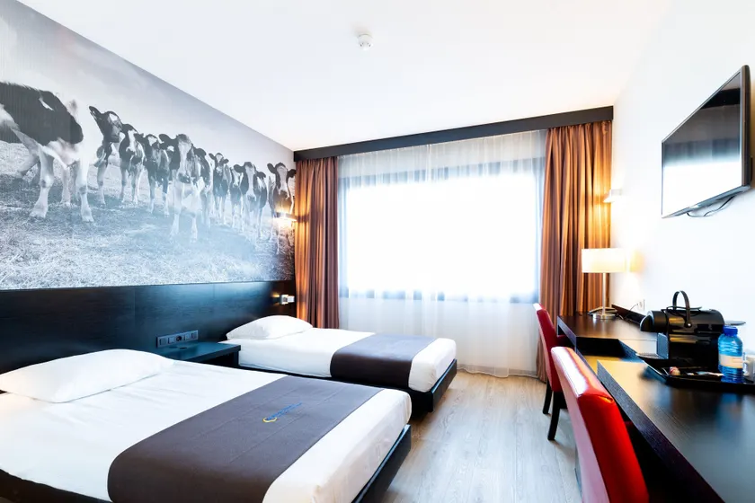 Bastion Hotel Leeuwarden - Image 1