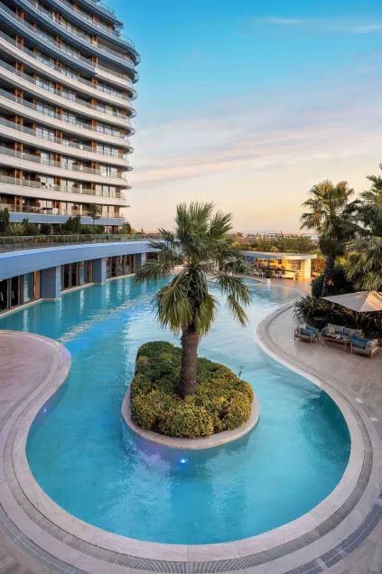 Radisson Blu Hotel Istanbul Ottomare - Image 1