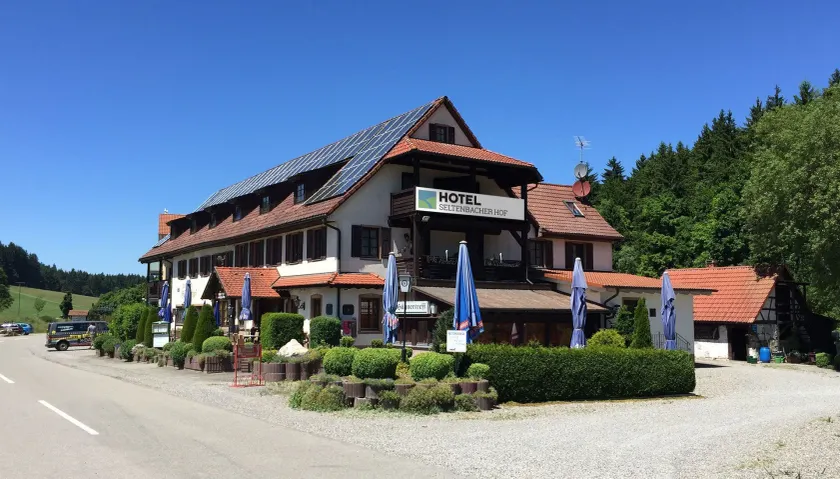 Hotel Seltenbacher Hof - Image 1