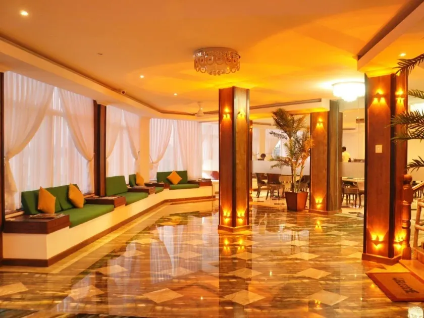 Hotel East Lagoon - Image 1