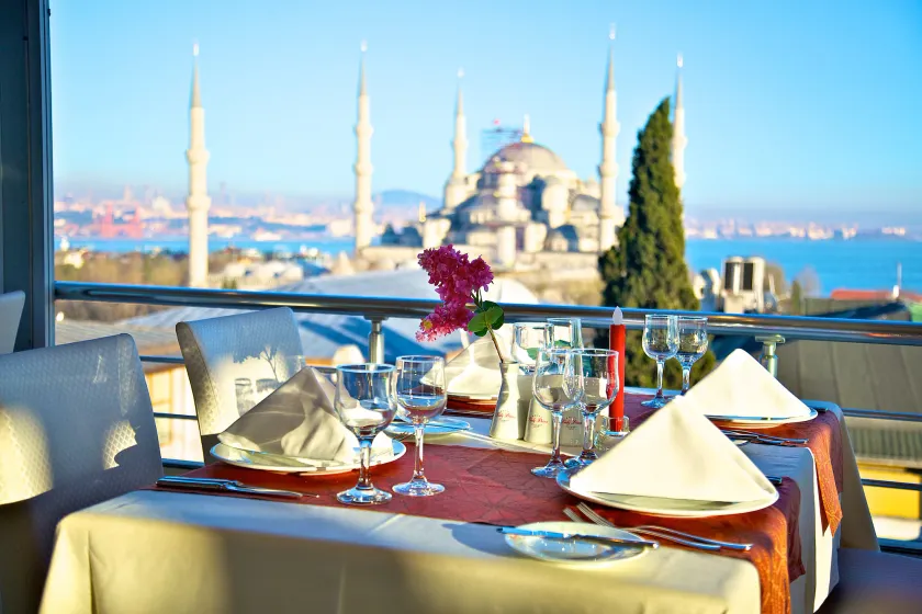 Lady Diana Hotel - Image 1