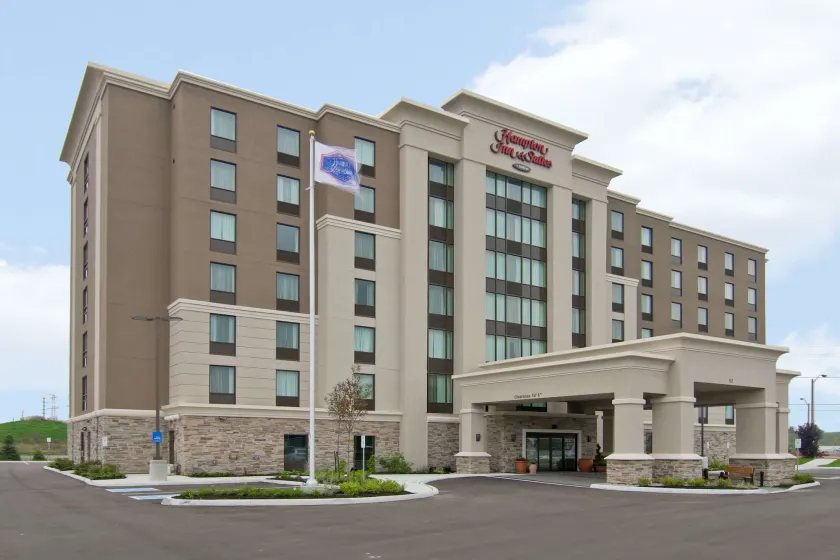 Hampton Inn & Suites by Hilton Toronto Markham - Image 1