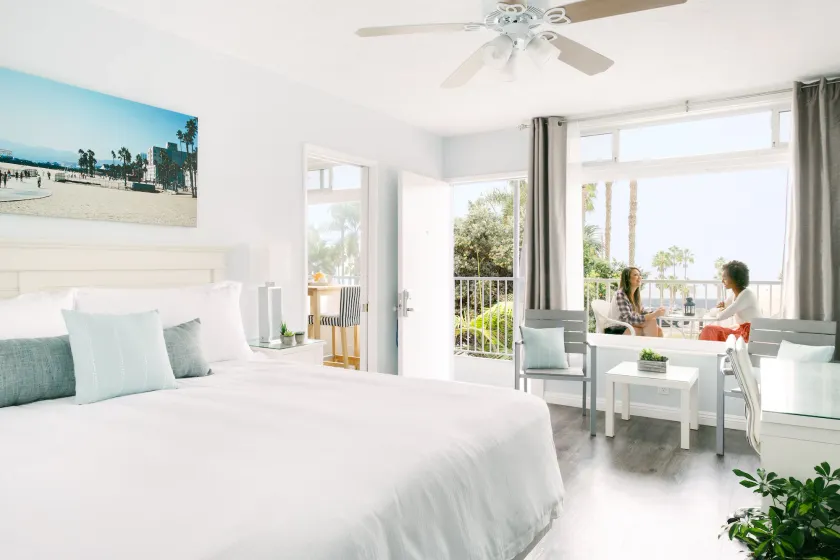 Bayside Hotel - Image 1