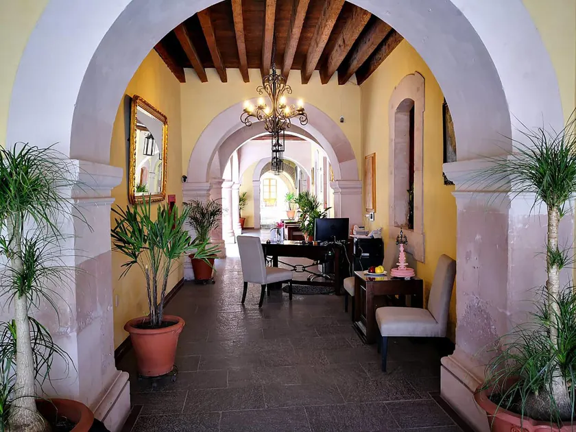 Hotel Casa Faroles Centro Histórico - Image 1