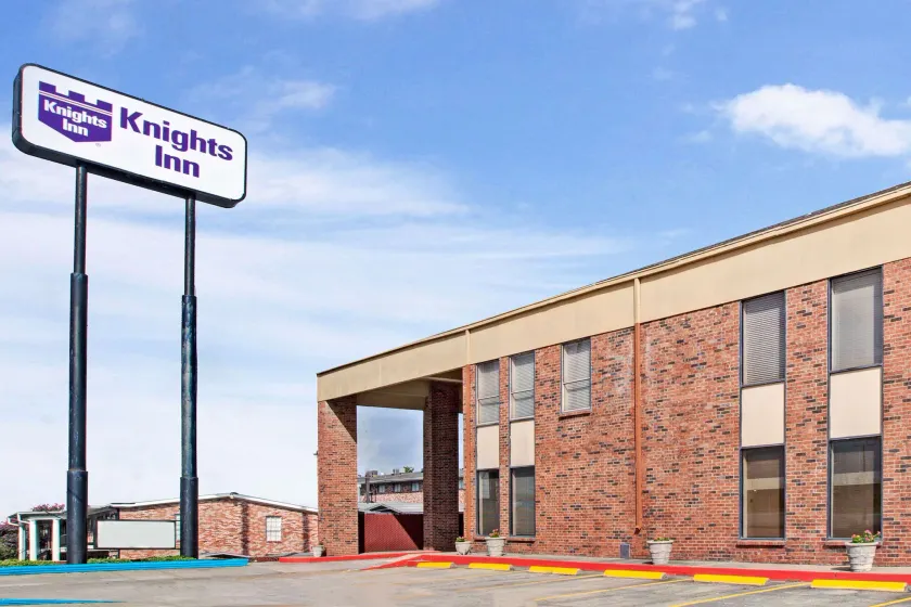 Knights Inn South Houston TX - Image 1