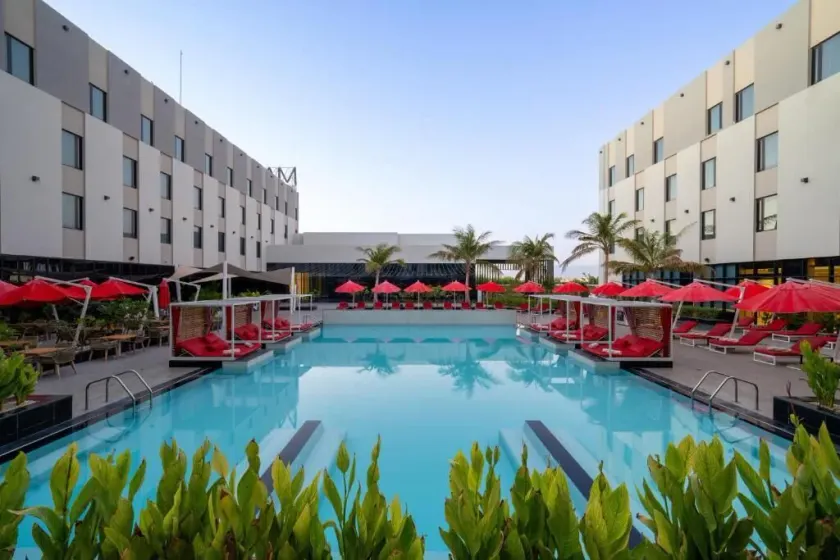 Maani Muscat Hotel & Apartments - Image 1