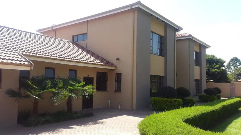Ikaze Guest House - Image 1