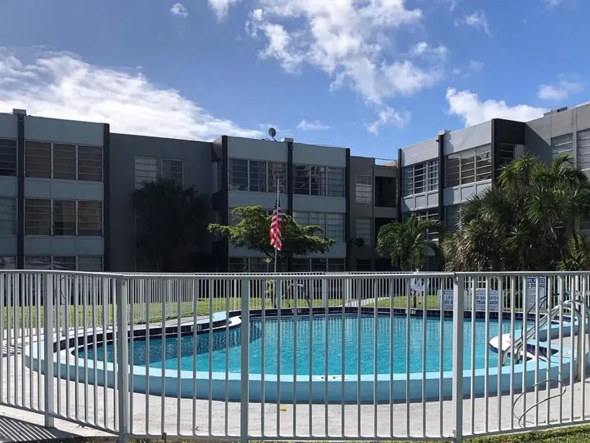 Designer River View Apartments - Image 1
