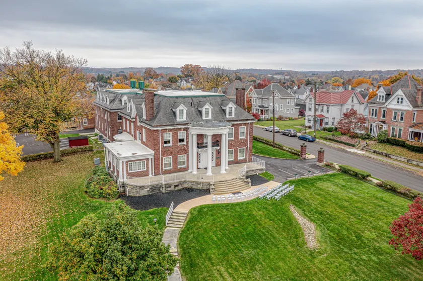 The Grandeur Estate - Image 1